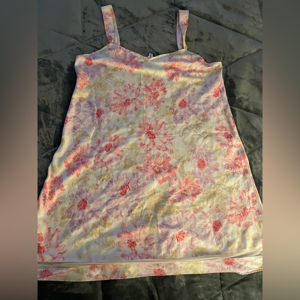 1x silk PINKK night gown with pink floral design brand new